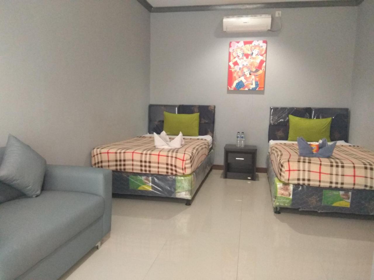 Tri Putri Homestay Kuta  Exterior foto